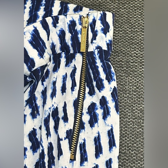 Michael Kors Blue & White Print Flare Pants Size 12 EUC Gold Zip Detail - Picture 6 of 9